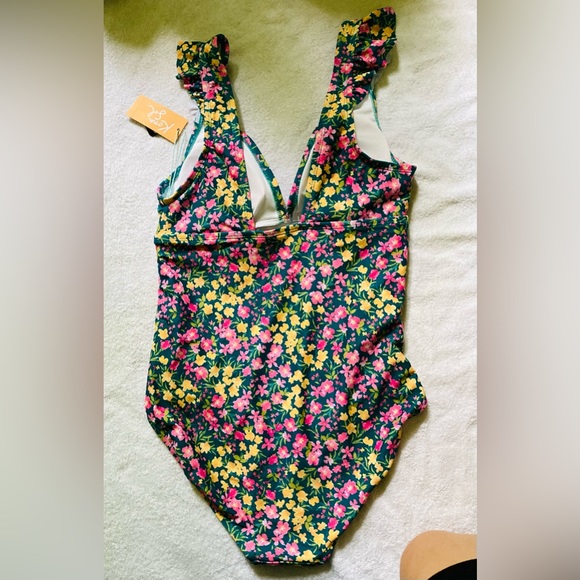 Swimsuit - Picture 2 of 3